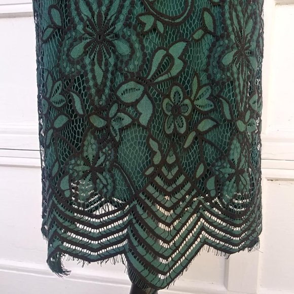 Sharagano Lace Overlay Holiday Sheath Dress Sz 4 - Picture 6 of 8